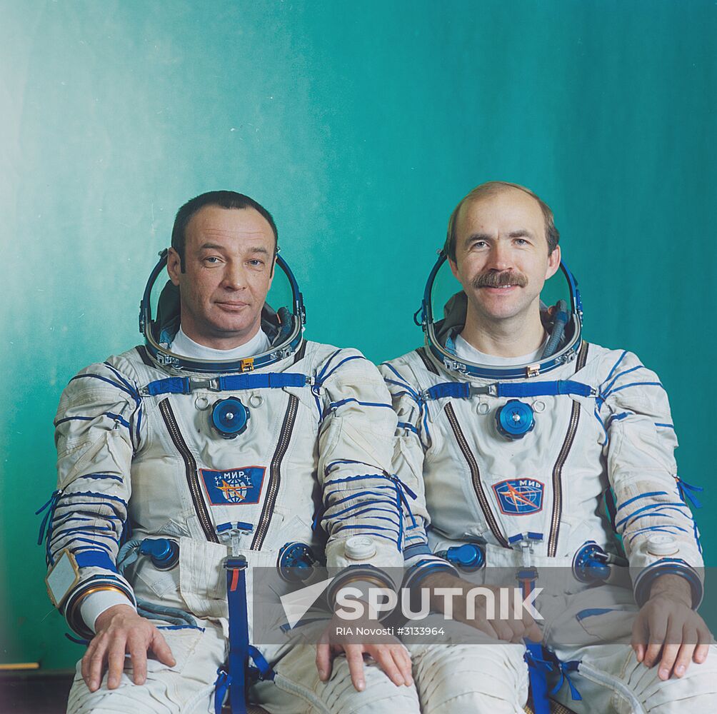 Soyuz TM-16 crew Gennady Manakov and Alexander Poleshchyuk