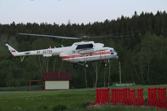 Searching for missing teenagers on Lake Ladoga