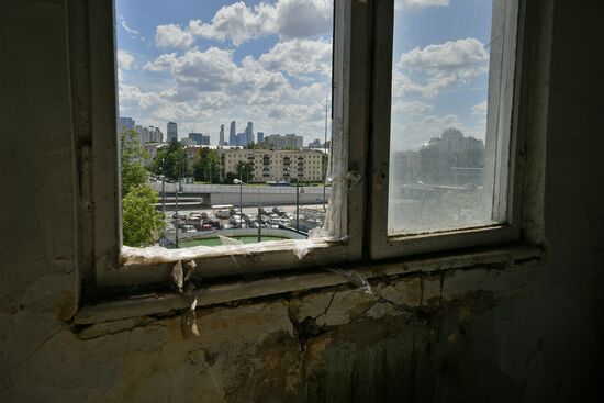 Demolition of Moscow's last K-7 series five-story building