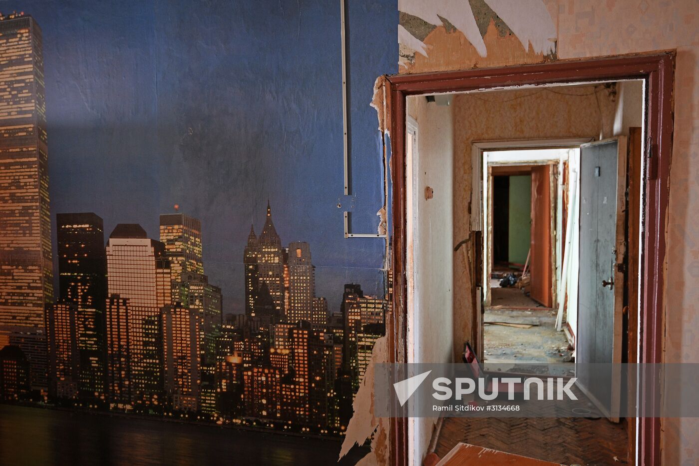 Demolition of Moscow's last K-7 series five-story building