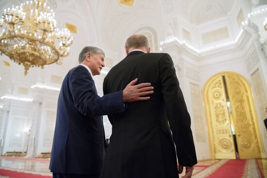 Vladimir Putin holds talks with President of Kyrgyzstan Almazbek Atambayev