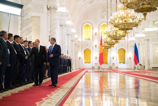 Vladimir Putin holds talks with President of Kyrgyzstan Almazbek Atambayev