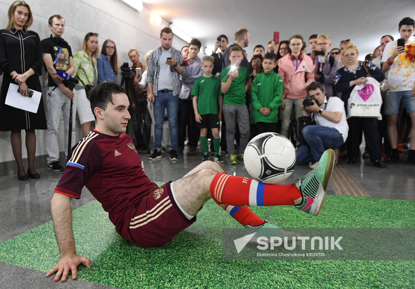 Freestyle football workshop in Moscow Metro