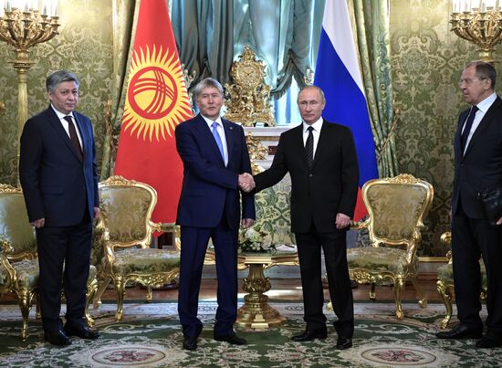 Vladimir Putin holds talks with President of Kyrgyzstan Almazbek Atambayev