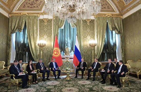 Vladimir Putin holds talks with President of Kyrgyzstan Almazbek Atambayev