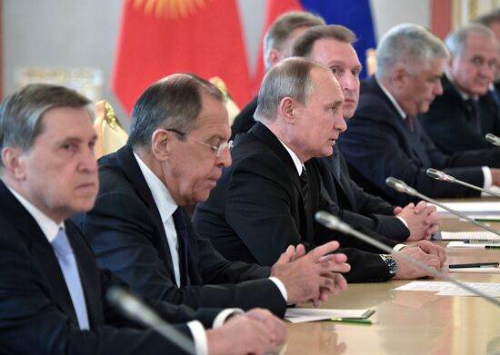 Vladimir Putin holds talks with President of Kyrgyzstan Almazbek Atambayev