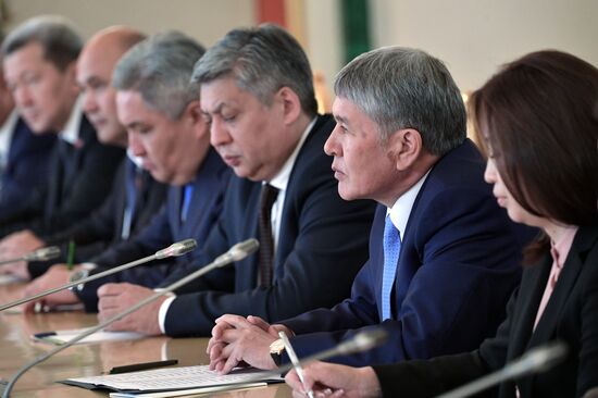 Vladimir Putin holds talks with President of Kyrgyzstan Almazbek Atambayev