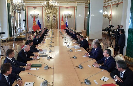 Vladimir Putin holds talks with President of Kyrgyzstan Almazbek Atambayev