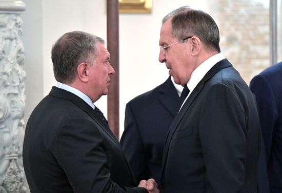 Vladimir Putin holds talks with President of Kyrgyzstan Almazbek Atambayev