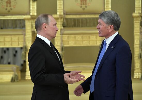Vladimir Putin holds talks with President of Kyrgyzstan Almazbek Atambayev