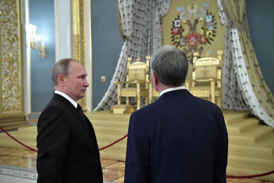 Vladimir Putin holds talks with President of Kyrgyzstan Almazbek Atambayev