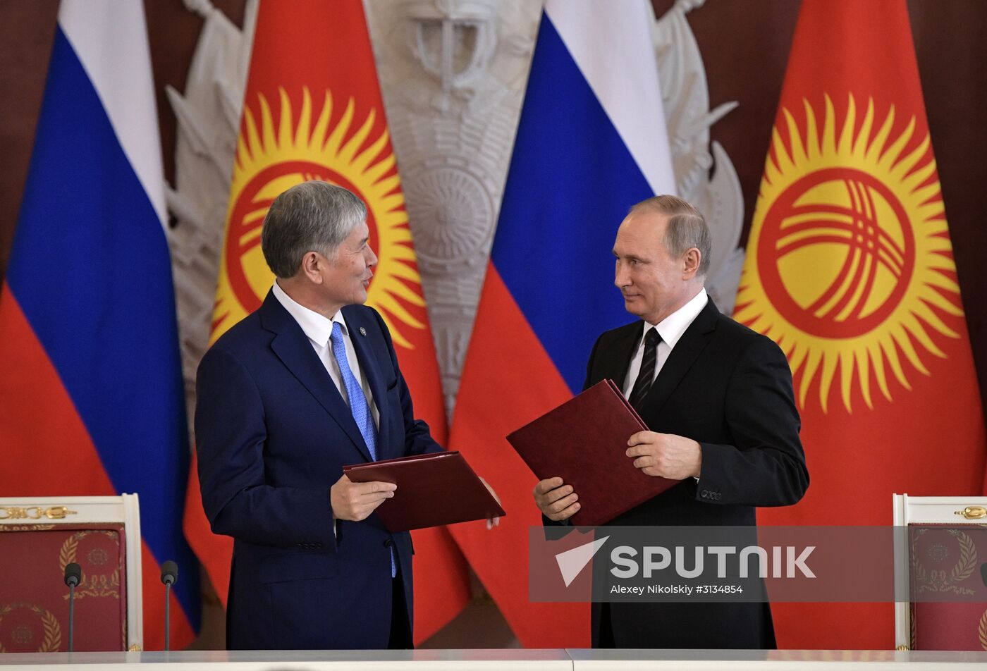 Vladimir Putin holds talks with President of Kyrgyzstan Almazbek Atambayev