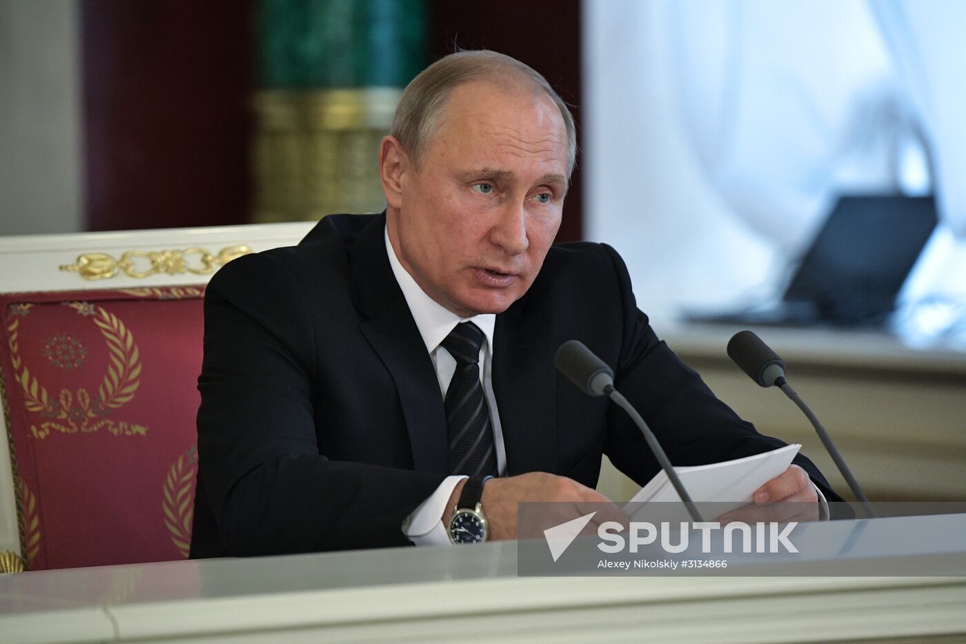 Vladimir Putin holds talks with President of Kyrgyzstan Almazbek Atambayev