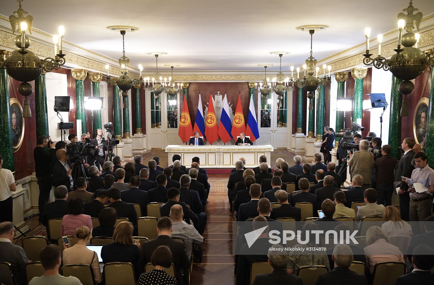 Vladimir Putin holds talks with President of Kyrgyzstan Almazbek Atambayev