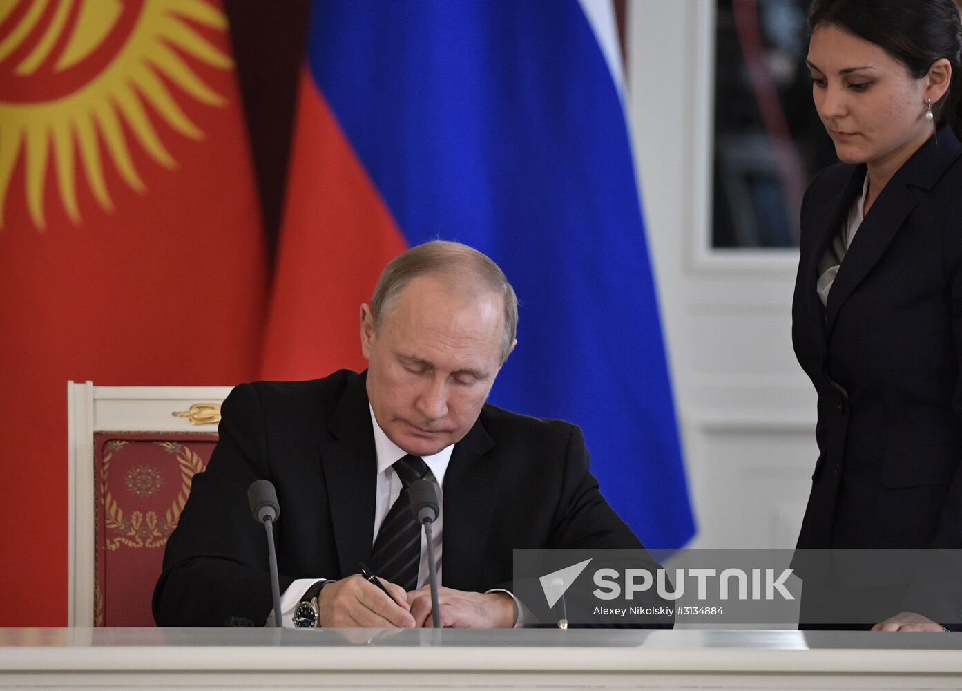 Vladimir Putin holds talks with President of Kyrgyzstan Almazbek Atambayev