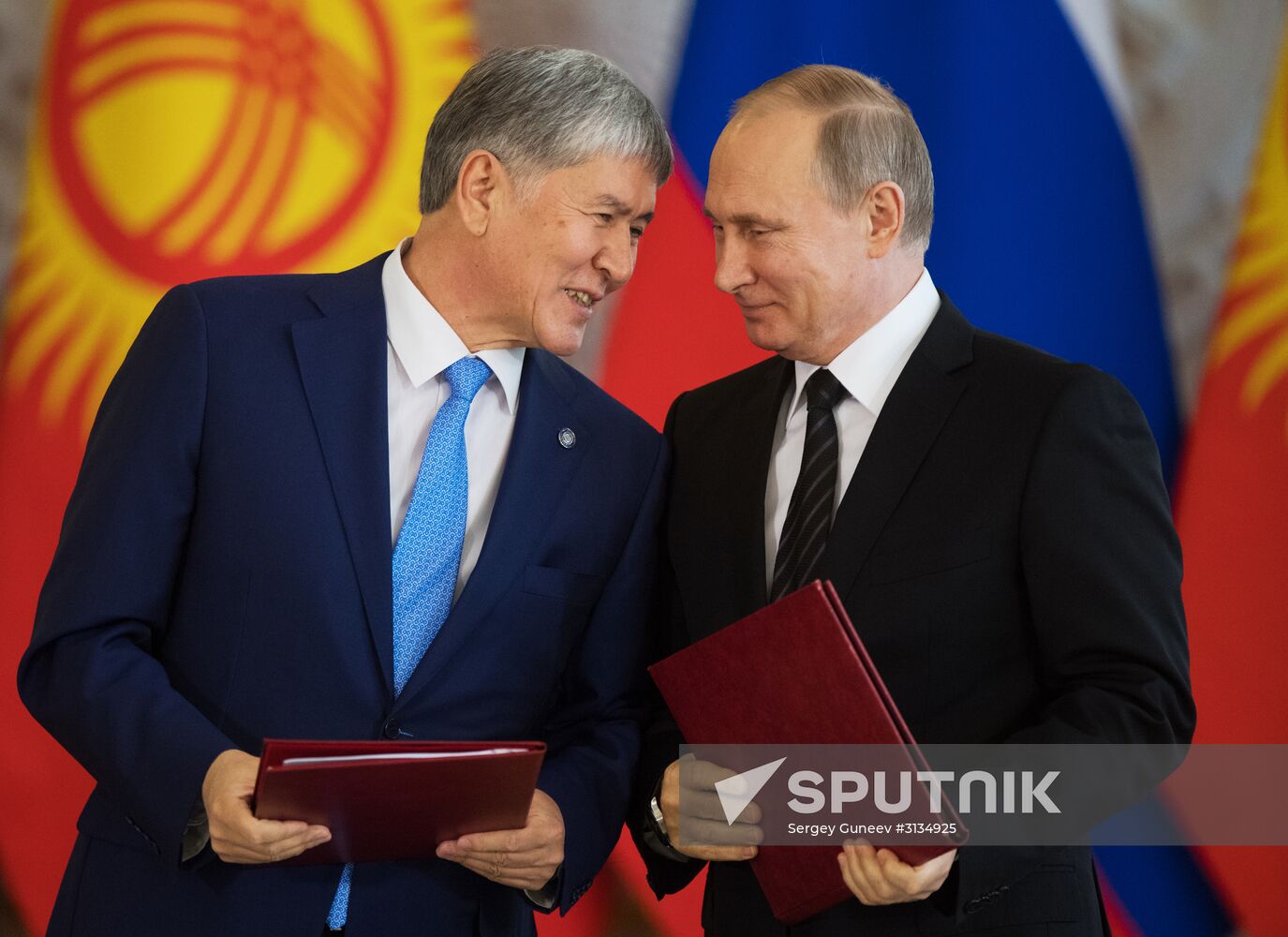 Vladimir Putin holds talks with President of Kyrgyzstan Almazbek Atambayev