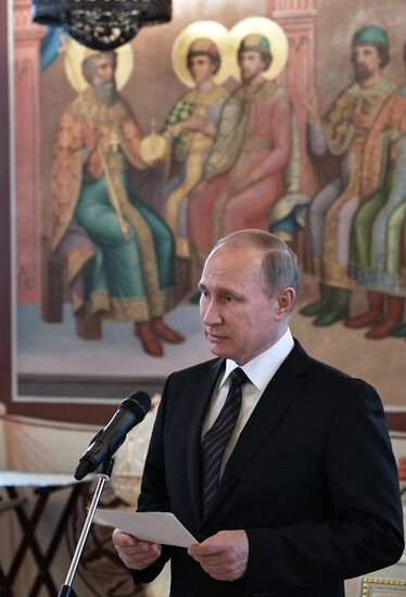 Vladimir Putin holds talks with President of Kyrgyzstan Almazbek Atambayev