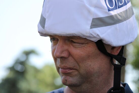 OSCE SMM Principal Deputy Chief Monitor Alexander Hug visits Donbass