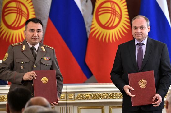 Vladimir Putin holds talks with President of Kyrgyzstan Almazbek Atambayev
