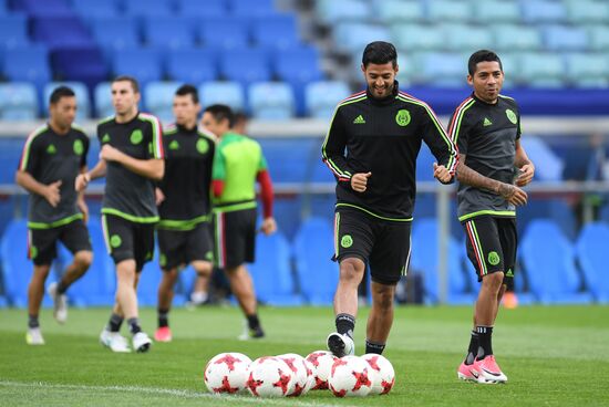 Football. 2017 FIFA Confederations Cup. Training session of Mexico's national team 