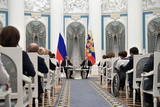 President Putin meets with Civic Chamber new members