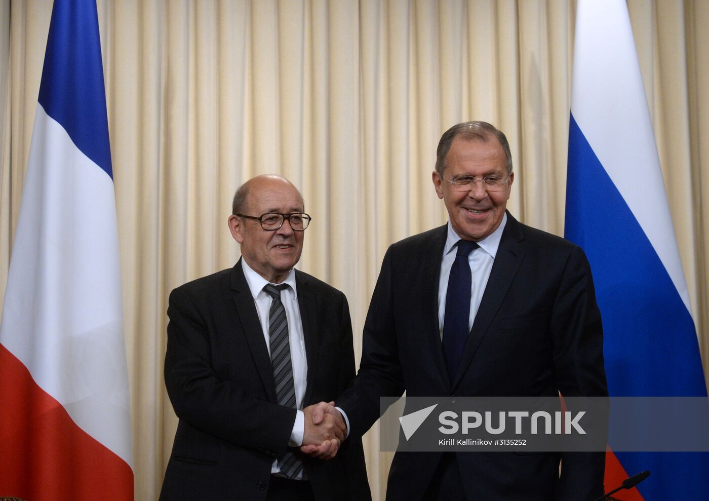 Foreign Ministers of Russia, France meet in Moscow