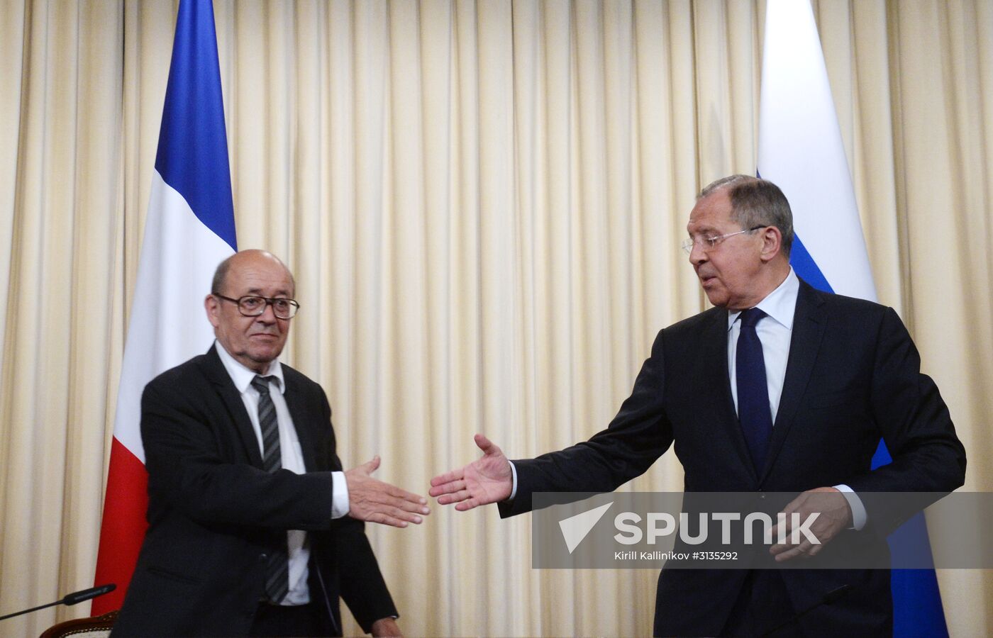 Foreign Ministers of Russia, France meet in Moscow