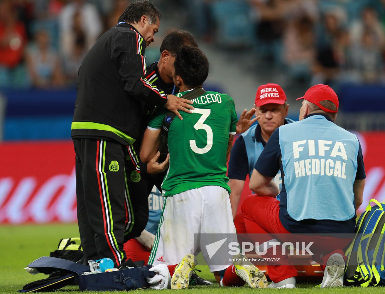 Football. 2017 FIFA Confederations Cup. Mexico vs. New Zealand