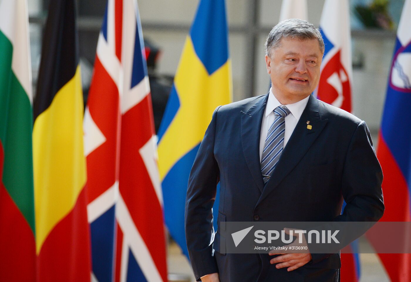 Ukrainian President Petro Poroshenko meets with European Council President Donald Tusk