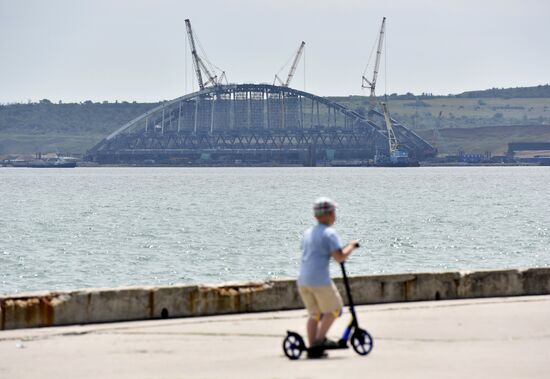 Railway part of the Kerch Strait Bridge assembled
