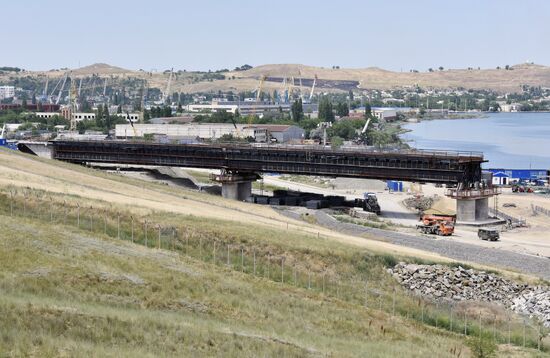 Railway arch of Kerch Strait Bridge assembled