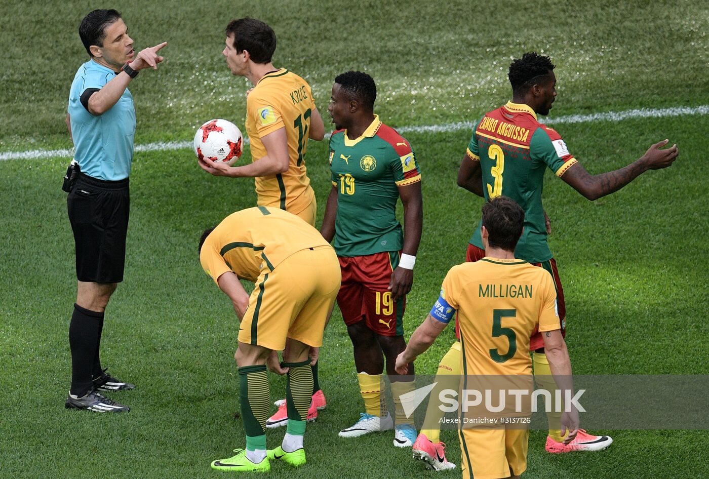 Football. 2017 FIFA Confederations Cup. Cameroon vs. Australia