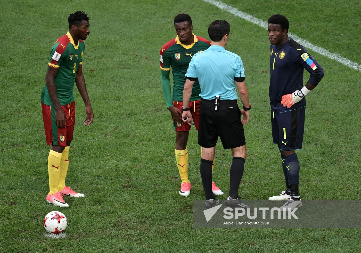 Football. 2017 FIFA Confederations Cup. Cameroon vs. Australia