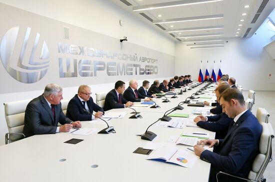Prime Minister Medvedev visits Sheremetyevo international airport