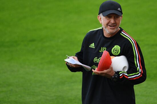 Football. 2017 Confederations Cup. Mexico team holds training session