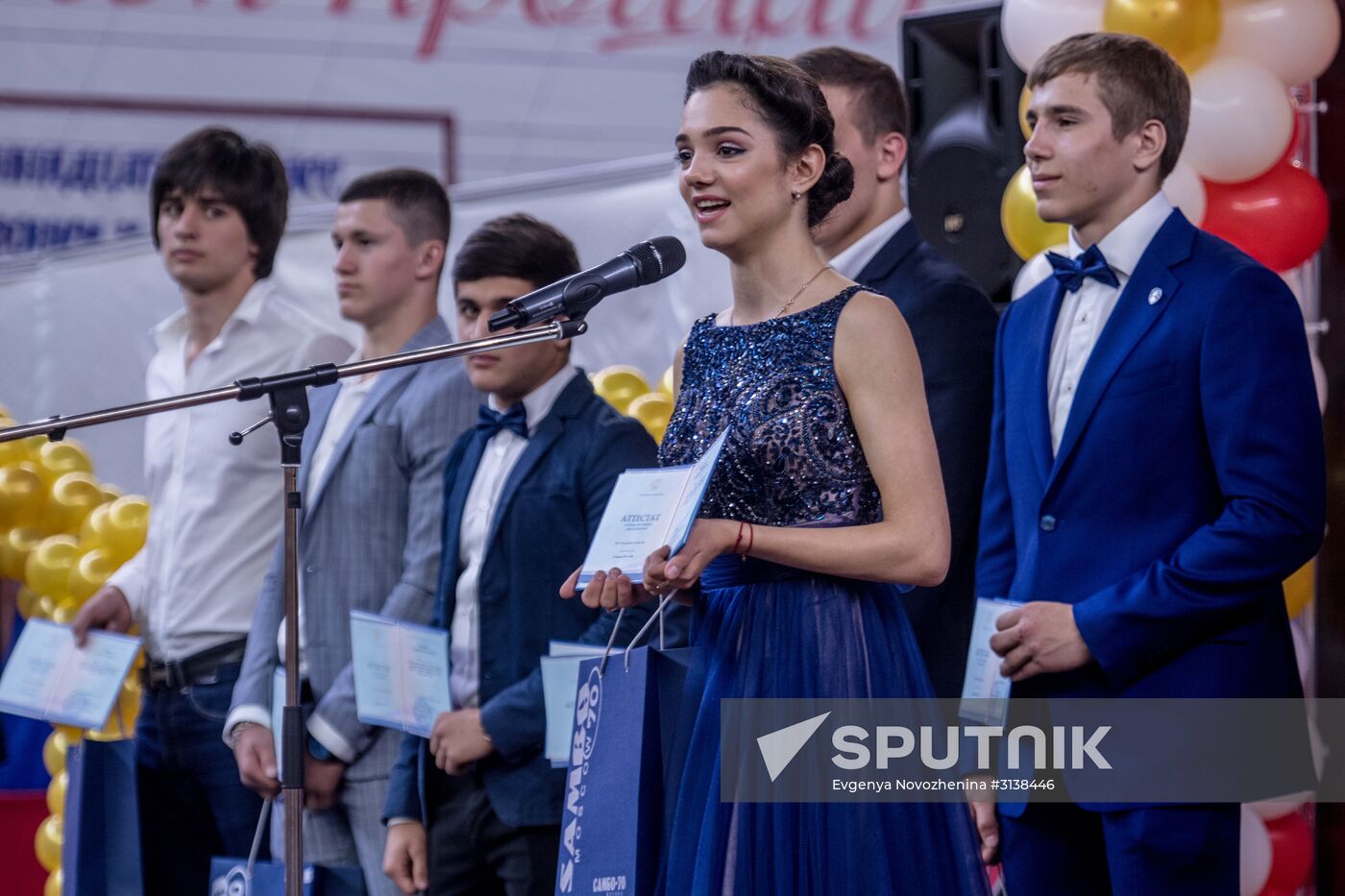 Figure skater Evgenia Medvedeva gets graduation certificate