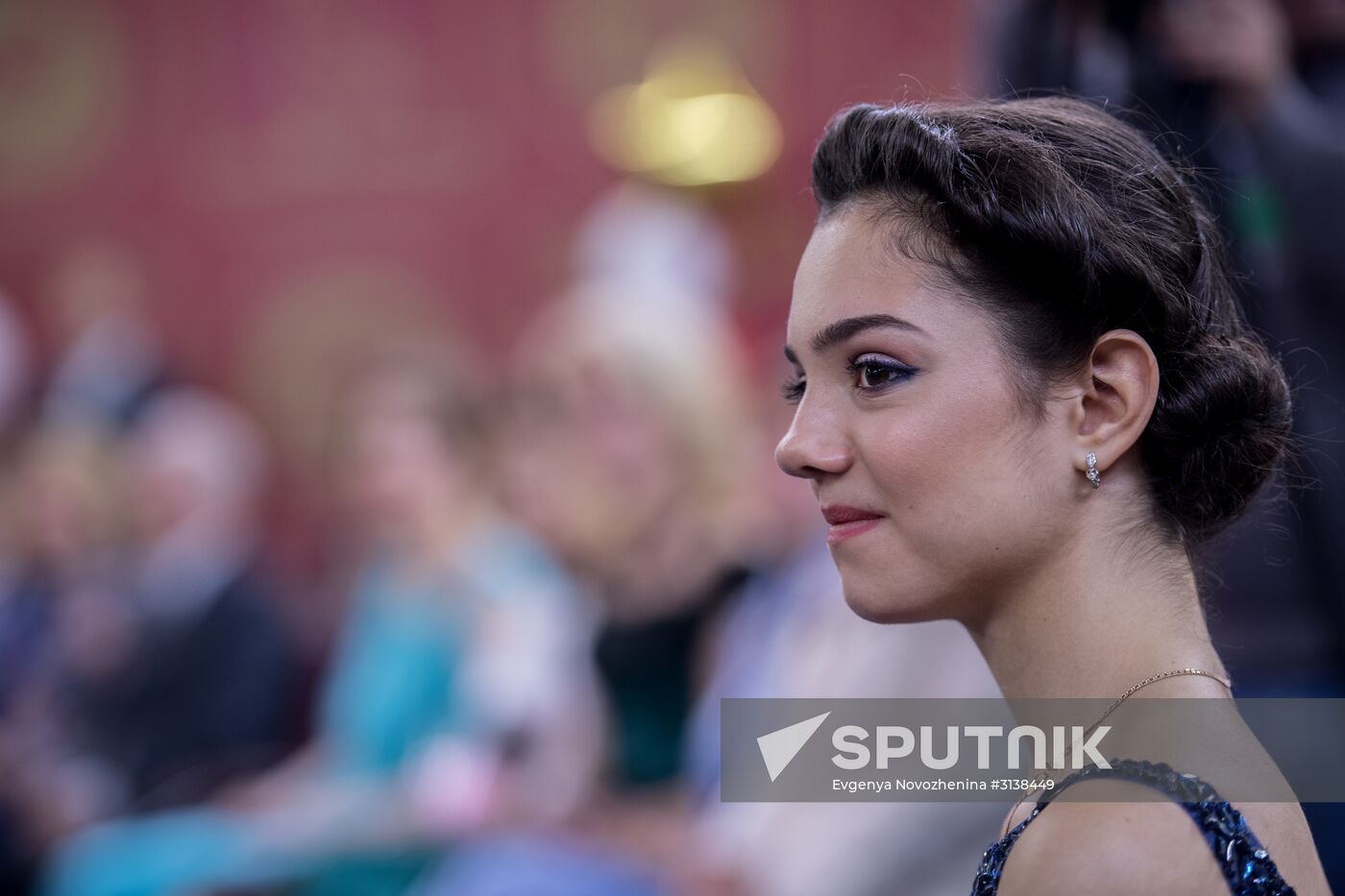Figure skater Evgenia Medvedeva gets graduation certificate