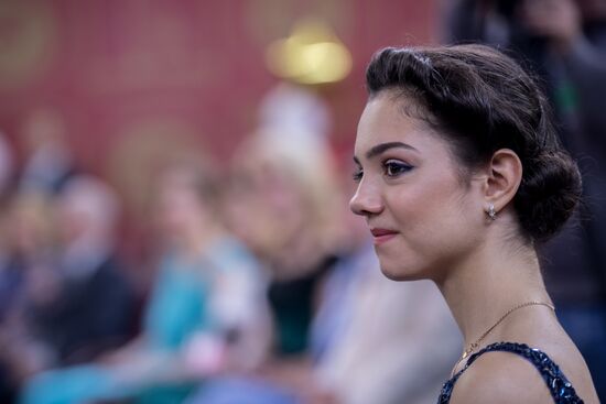 Figure skater Evgenia Medvedeva gets graduation certificate