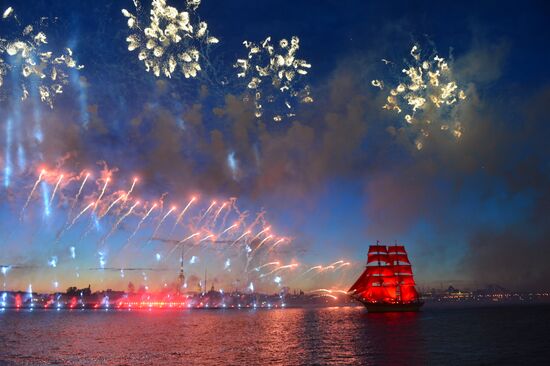 Scarlet Sails 2017 Prom in St. Petersburg