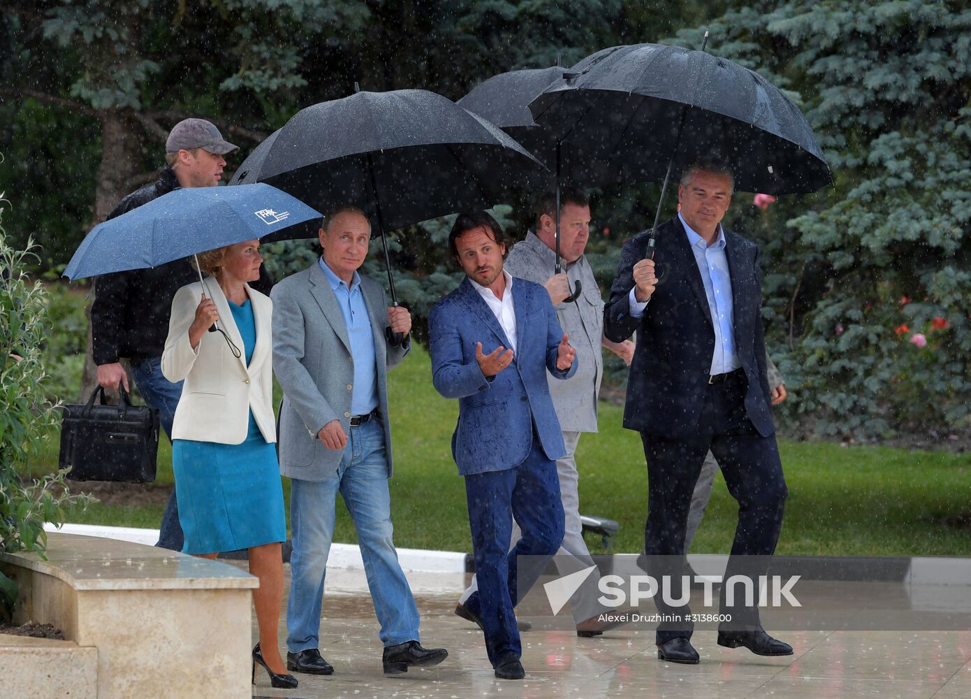 President Putin visits Artek international children's center
