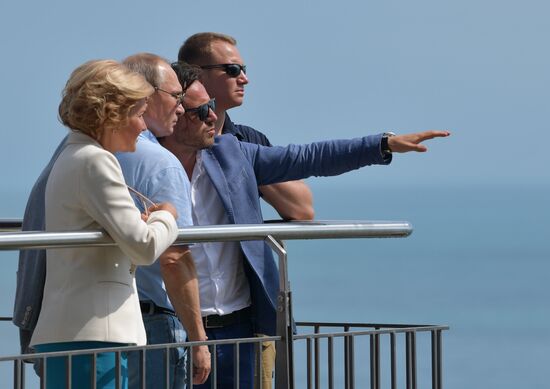 President Putin visits Artek international children's center