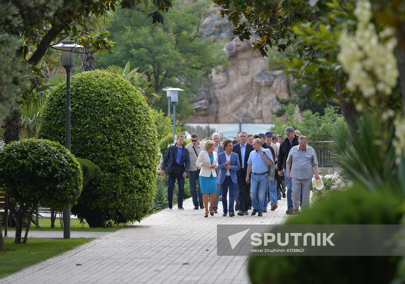 President Putin visits Artek international children's center