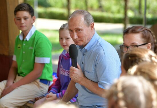 President Putin visits Artek international children's center