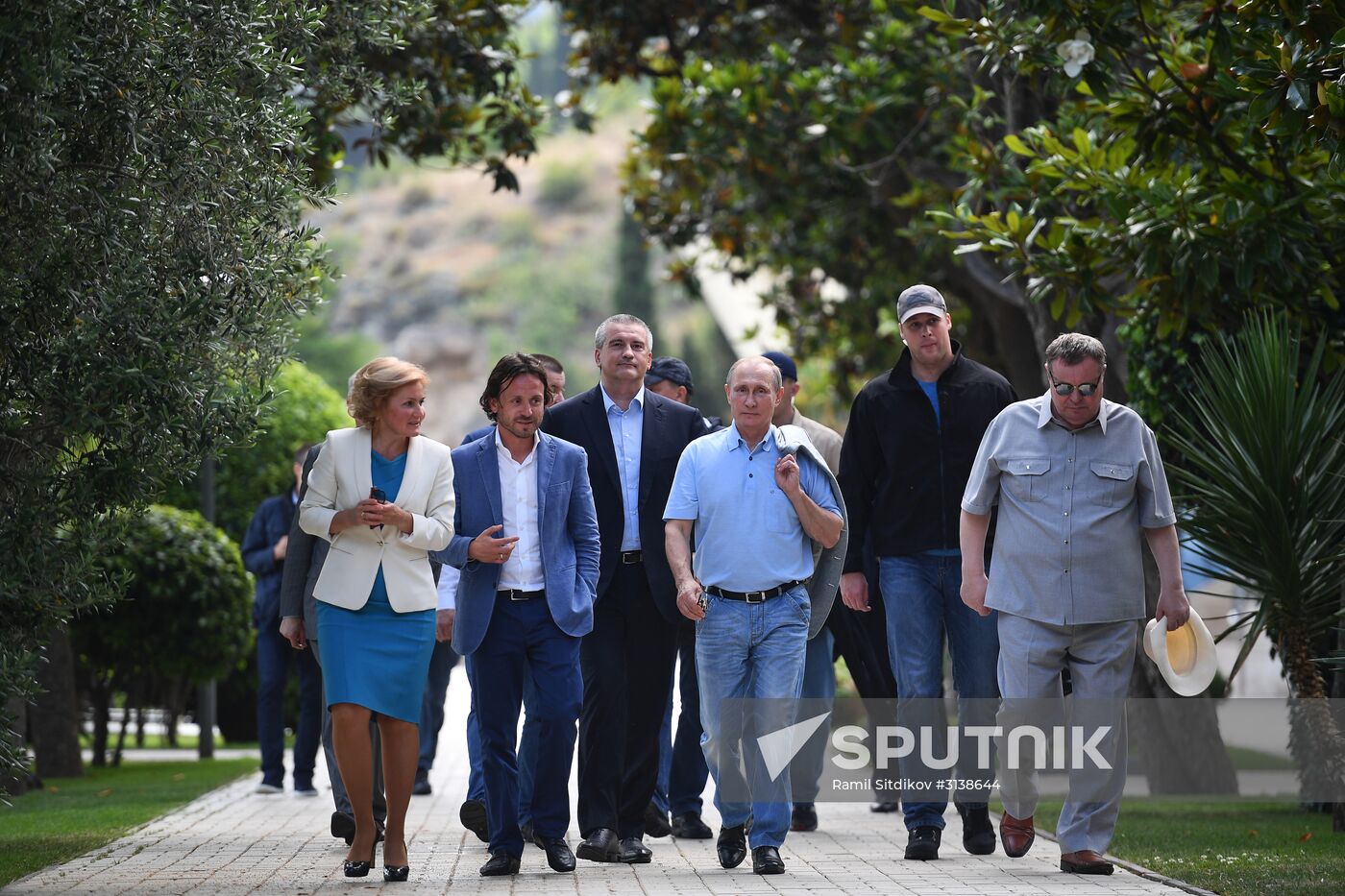 President Putin visits Artek international children's center