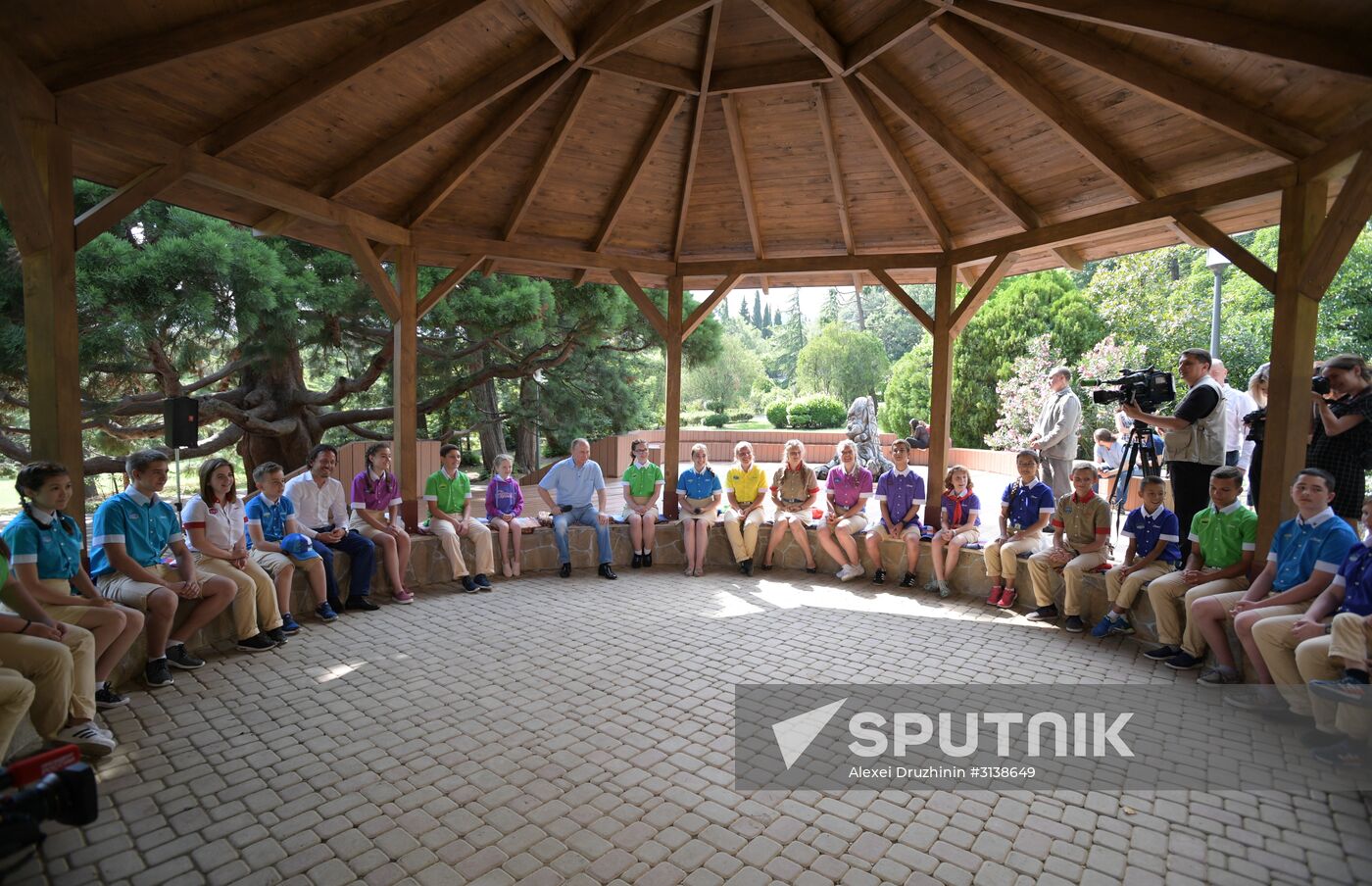 President Putin visits Artek international children's center