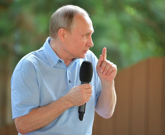 President Putin visits Artek international children's center