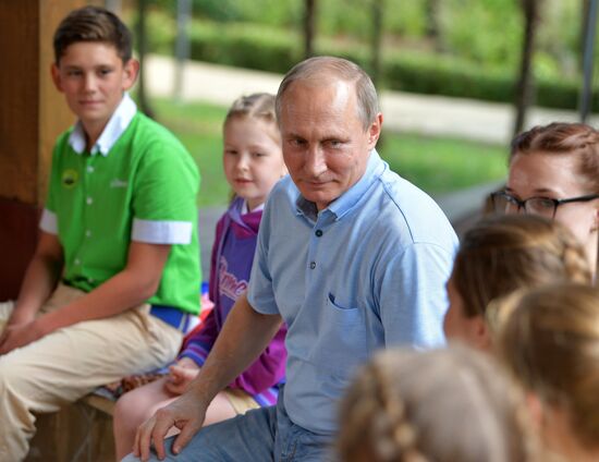 President Putin visits Artek international children's center