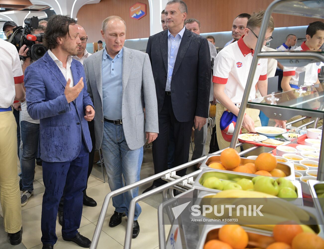 President Putin visits Artek international children's center