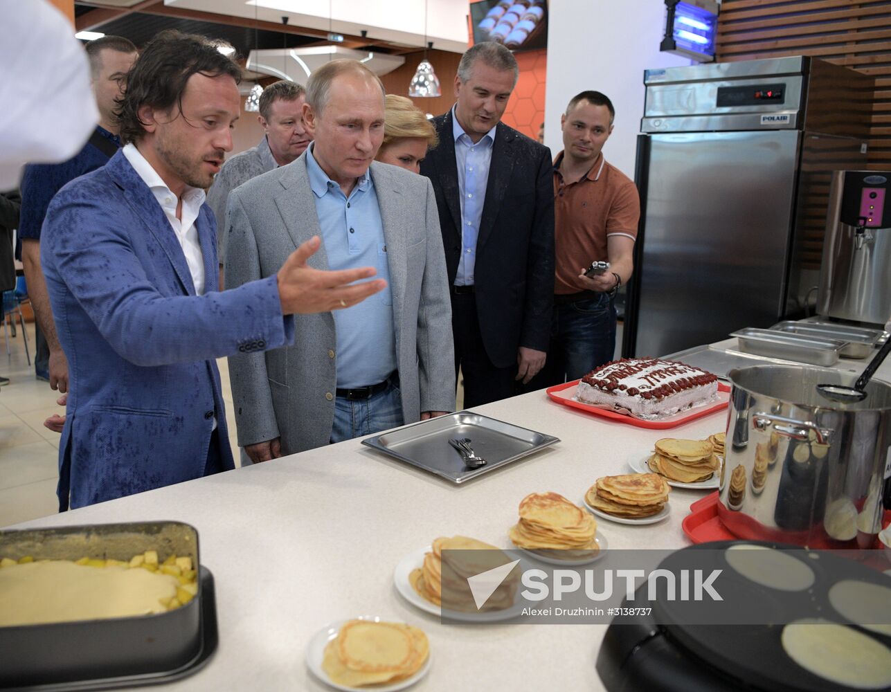 President Putin visits Artek international children's center