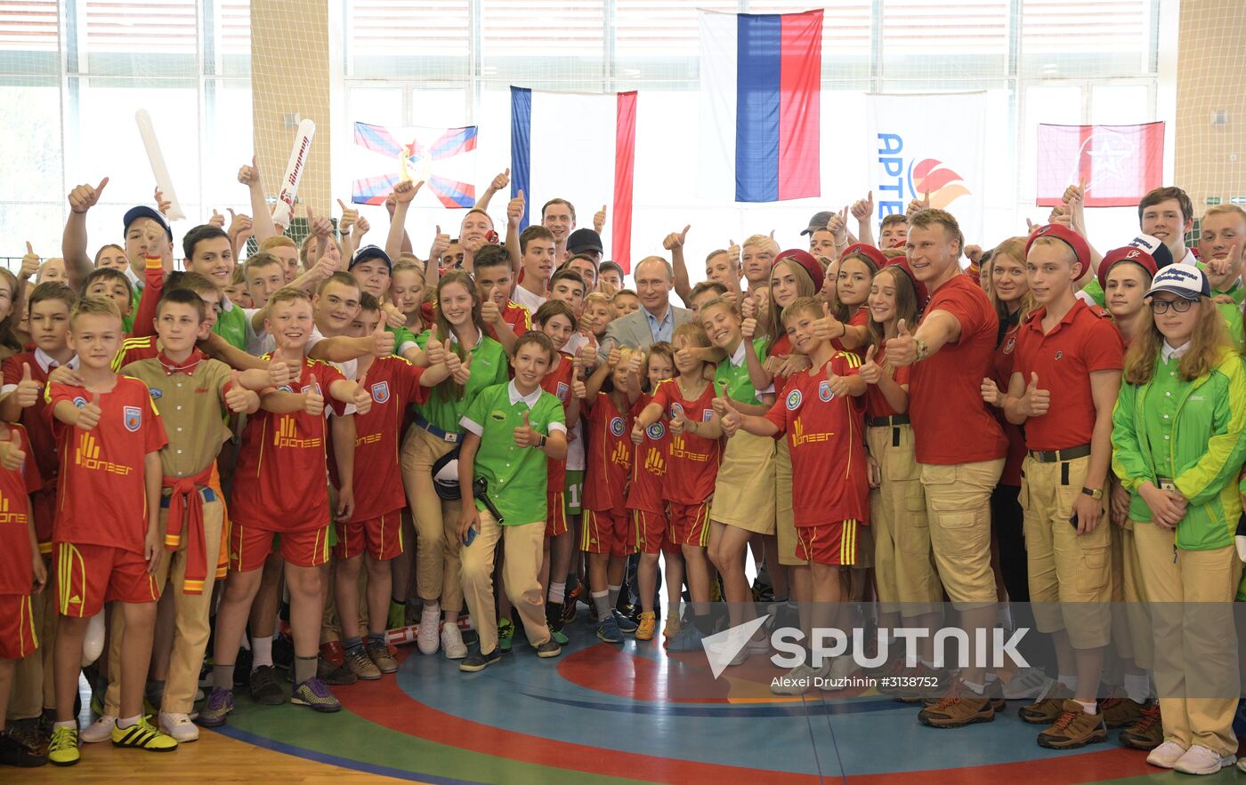 President Putin visits Artek international children's center